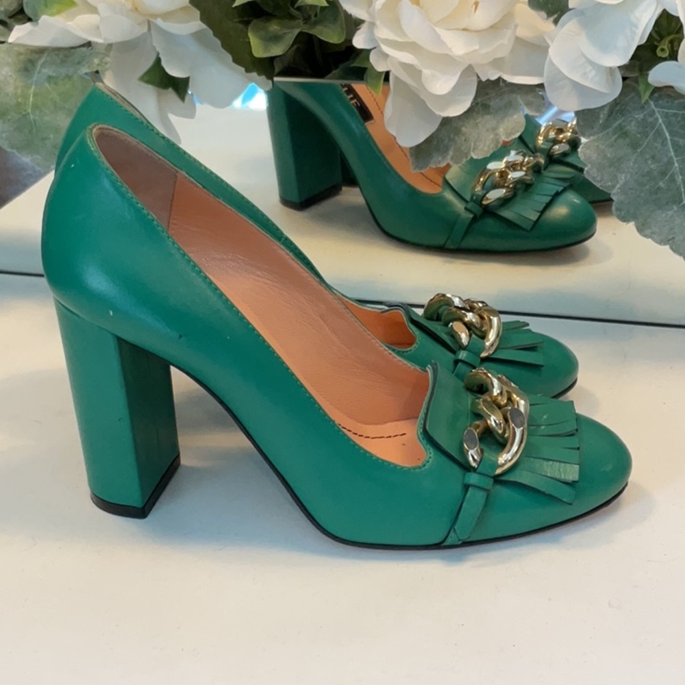 Muse Green Leather Heels with Gold Chain Detail - Picture 4 of 11